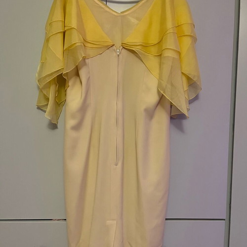 Yellow evening dress like new with airy sleeve