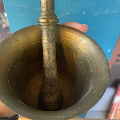 Bronze mortar used with pestle