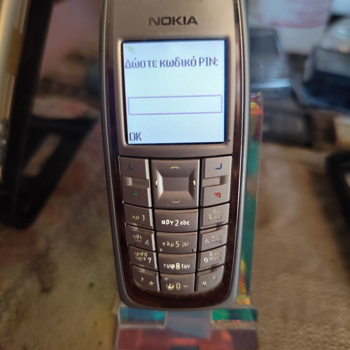 Nokia 3120 phone like new with charger and new battery