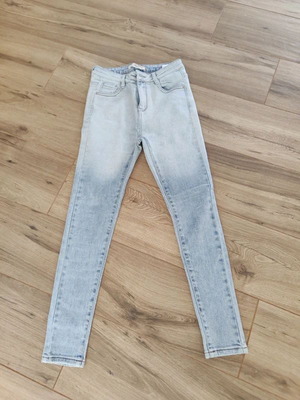 Γυναικείο skinny τζιν παντελόνι ανοιχτόχρωμο μέγεθος 38 σαν καινούργιο