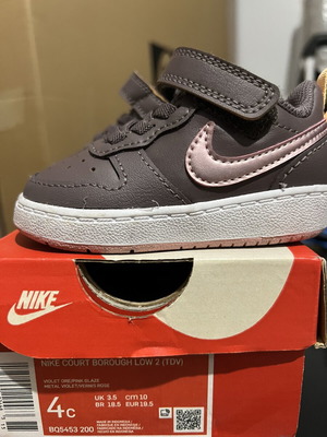 Snikers Nike κοριτσίστικα no19.5 σαν καινούργια, μωβ