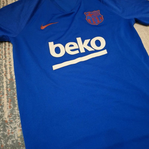 Authentic FC Barcelona 2018/19 training jersey Nike Dri-FIT size M like new