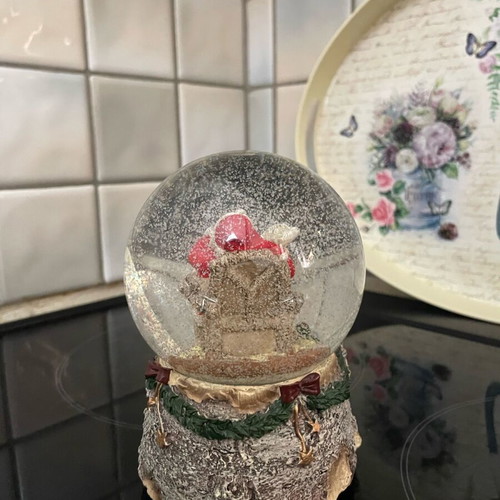 Christmas snow globe with Santa like new