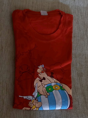 Oversized T-shirt with Obelix & Asterix like new, size L