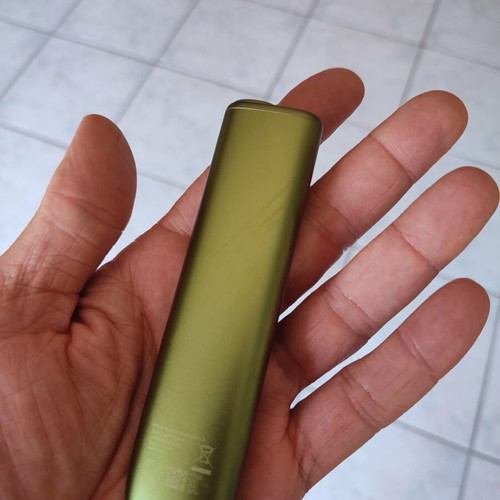 IQOS ILUMA i ONE Breeze green device like new