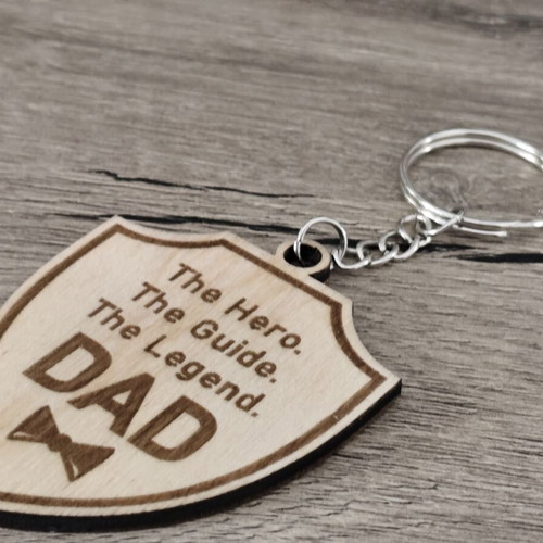 Woodcraft keychain Dad The Hero The Guide The Legend new, beige