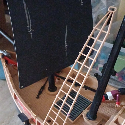 Playmobil Pirate Ship 6678 used with broken mast