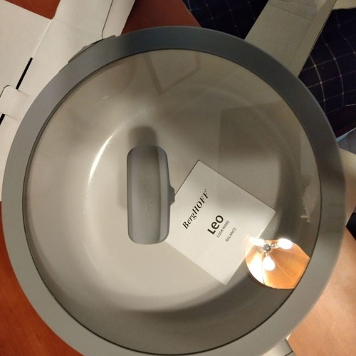 BergHOFF Leo Balance 28cm pot with defect, like new