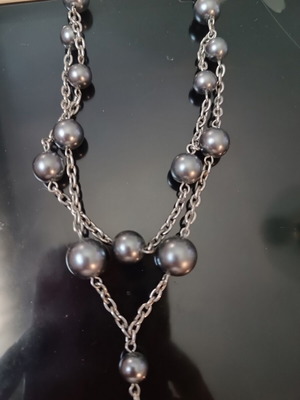 Women's necklace silver color like new
