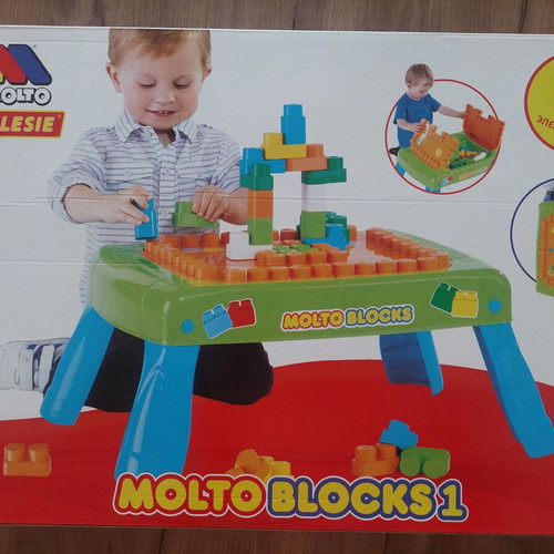 Molto Blocks 1 activity table with 30 building blocks like new