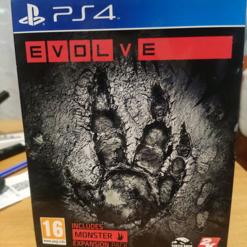 Evolve + expansion PS4 like new
