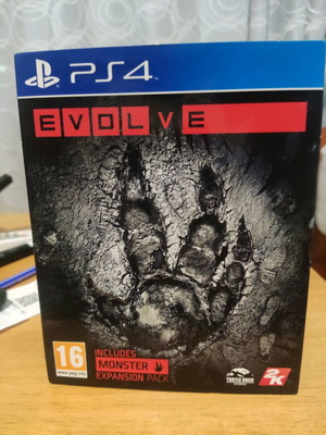 Evolve + expansion PS4 like new