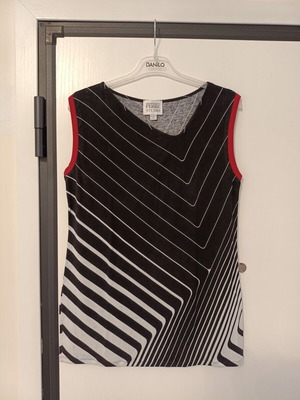 Gianfranco Ferré Studio sleeveless blouse like new, geometric pattern