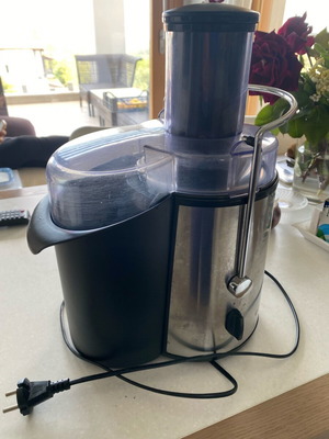 Rohnson 850W juicer like new, powerful and ergonomic
