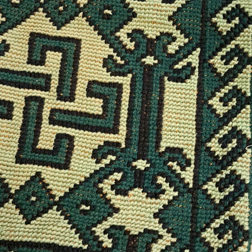 Counted embroidery on burlap used 55×55 cm