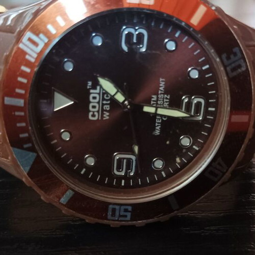 Unisex wristwatch like new, brown, battery needed