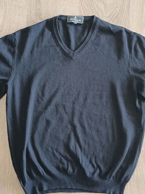 Les Copains thin knitted V-neck sweater navy blue like new