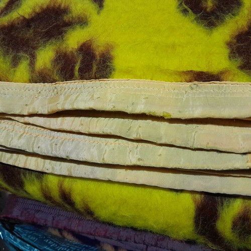 Woven blankets velentzes like new, pack of 4 pieces