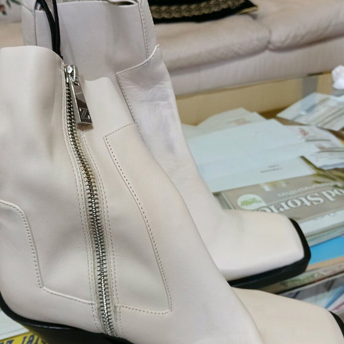 Zara leather ankle boots new with tag, beige
