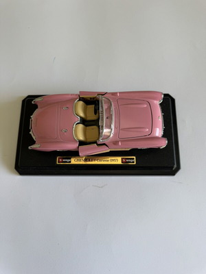 Bburago Chevrolet Corvette 1957 μοντέλο αυτοκινήτου, ροζ, κλίμακα 1:24