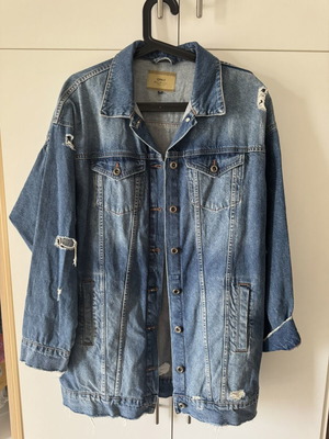 Denim jacket Only μέγεθος 40 oversized μπλε wash με distressed λεπτομέρειες σαν καινούργιο