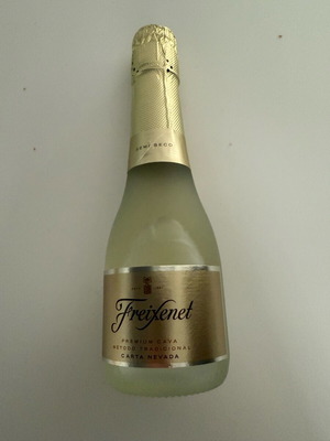 Freixenet Carta Nevada sparkling wine semi dry 200ml new