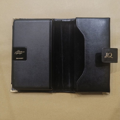 Sharp IQ-7000 organiser vintage, used with leather case