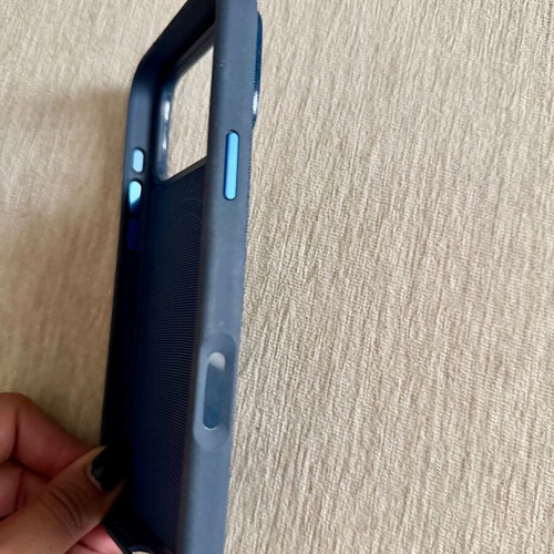 Θήκη iPhone 17Pro Max Techwooden σαν καινούργιο