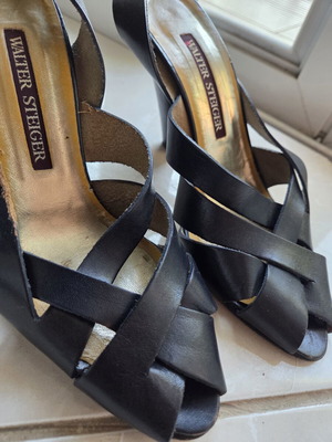 Leather sandals used, size 38.5, blue, with heel