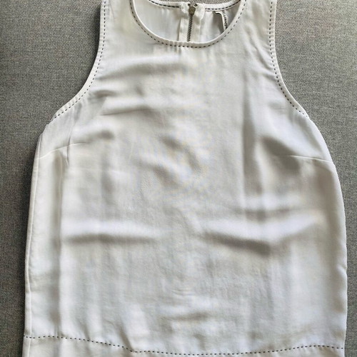 Stradivarius sleeveless top white like new with back zipper