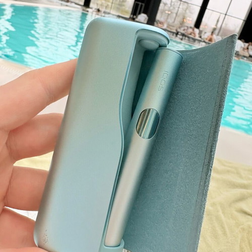 IQOS Iluma I Prime Breeze Blue used with leather and microfiber covers, scratches