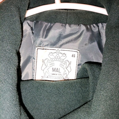 Long green Mal coat like new, 80% wool 20% nylon size 46