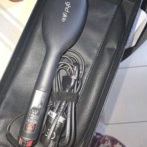 GHD Glide hot brust like new with travel case