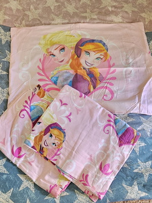 Children's bed sheet set for single bed like new