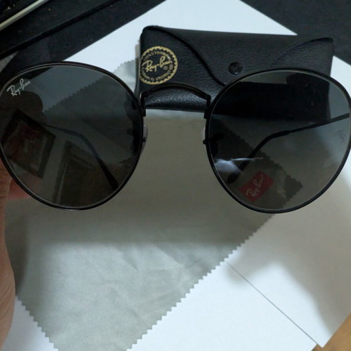 Ray Ban sunglasses 3447-N like new, black