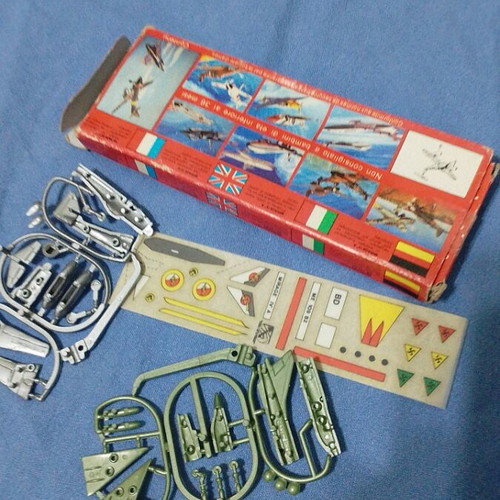 Snap together airplane models like new, Messerschmitt 109 B2 and Mirage IV A