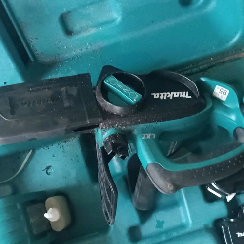 Makita battery chainsaw