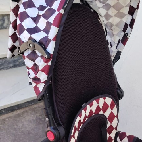 KinderKraft Aveo tricycle stroller used, 9 months to 5 years, black and white