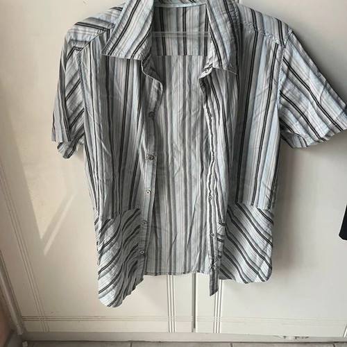 Set of two women's short-sleeve shirts size Medium like new