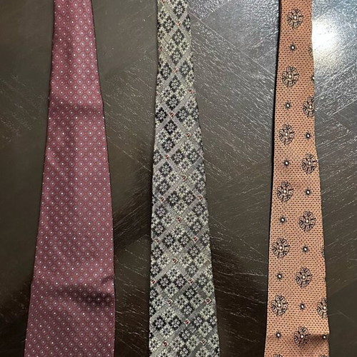Set of 3 Vintage Men's Ties like new with Classic Patterns