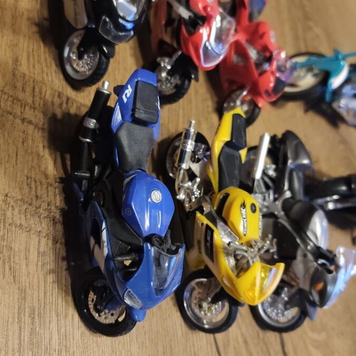 Miniature motorcycles like new, collection of 8 pieces 1:18 and 1:12