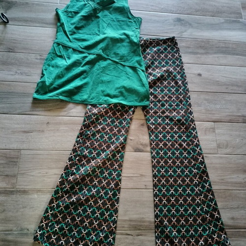 Set with flared pants and top used