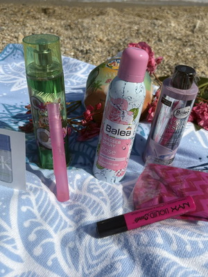 Καλοκαιρινό τσαντάκι με μάσκα μαλλιών Balea, body mist και δωράκια, καινούργιο