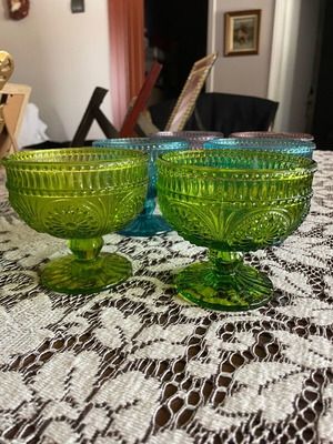 Glasses set of six in excellent condition