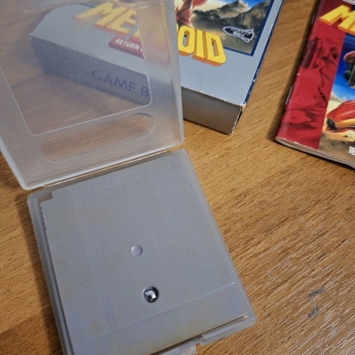 Nintendo Game Boy Metroid 2 Return of Samus used Japan version with box and manual