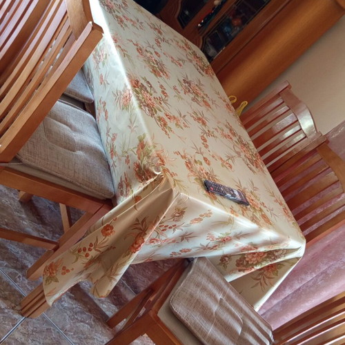 Living room furniture set like new with dining table
