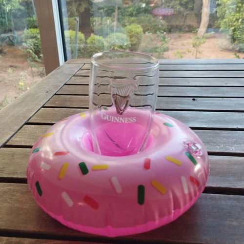Drink Float like new, pool accessory for drinks