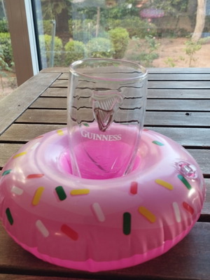 Drink Float like new, pool accessory for drinks