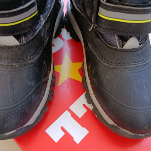 Children's snow boots with fur lining and non-slip sole new
