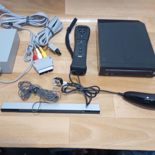 Wii console with controller used, good working condition